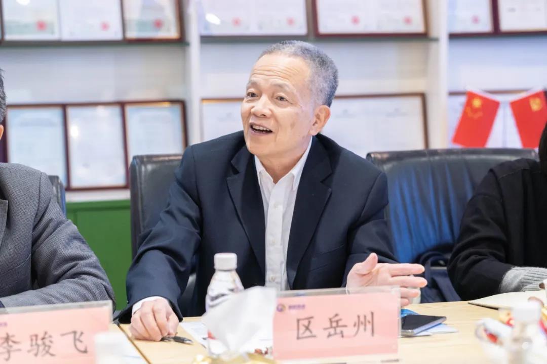 廣東省環(huán)境保護(hù)產(chǎn)業(yè)協(xié)會榮譽(yù)會長區(qū)岳州發(fā)表講話