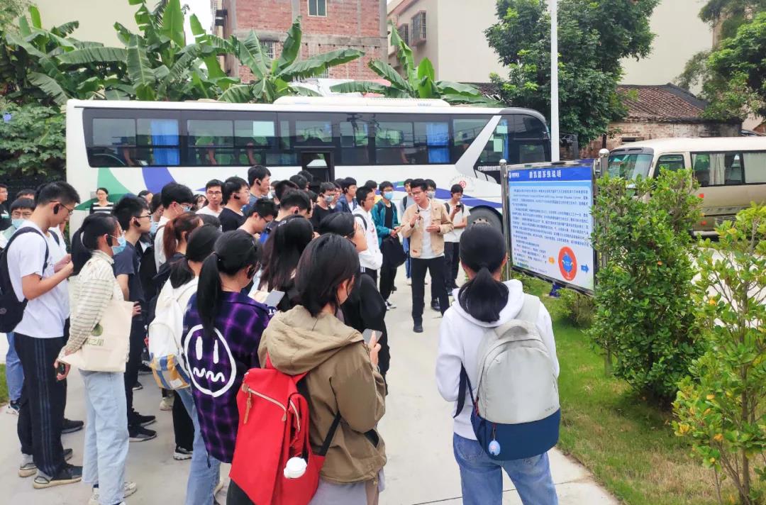 中山大學(xué)環(huán)境科學(xué)與工程學(xué)院師生一行參觀鵬凱環(huán)境碧海灣裝配式污水廠