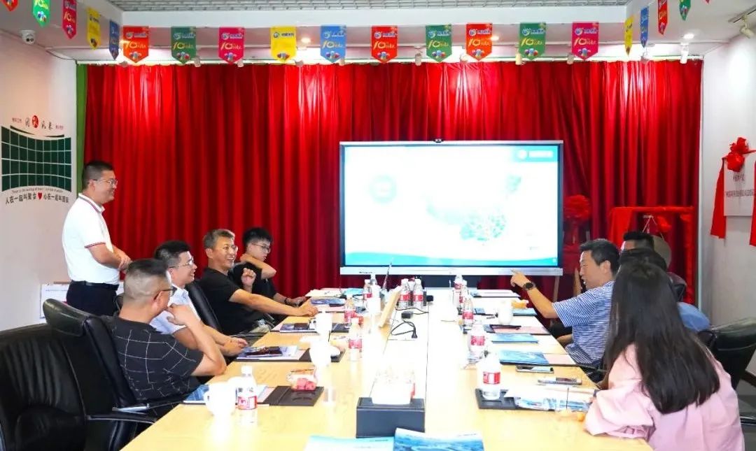 E20環(huán)境平臺(tái)總經(jīng)理薛濤等領(lǐng)導(dǎo)一行蒞臨鵬凱環(huán)境交流座談