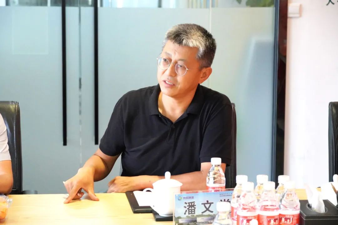 鵬凱環(huán)境戰(zhàn)略委員會(huì)主席潘文堂介紹公司發(fā)展戰(zhàn)略規(guī)劃